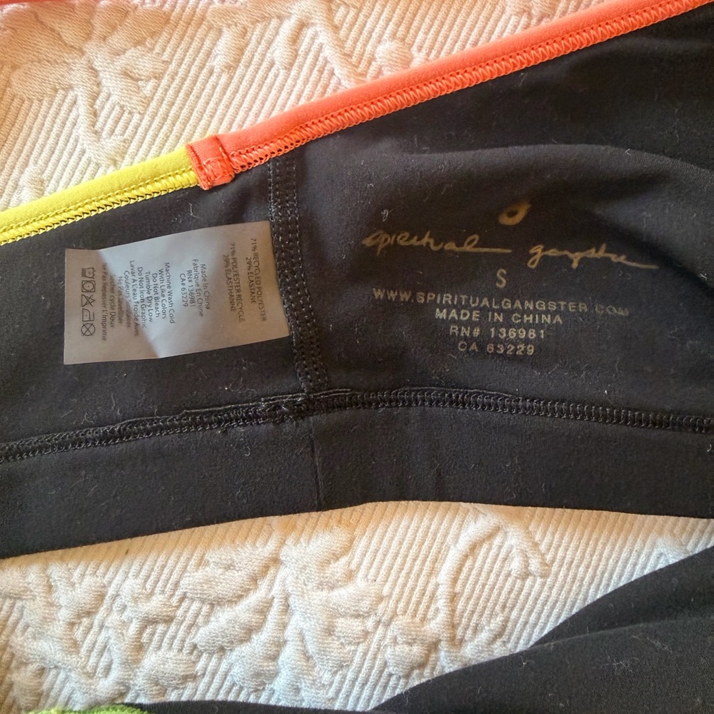 Spiritual Gangster Helena Bra and Kaia Legging Set - Picture 5 of 10